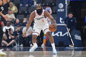 近9战1胜8负！美媒：快船明年的首轮签还得给雷霆