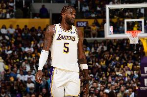 艾顿：詹姆斯第一次给我传空接还是在我八年级参加他训练营时