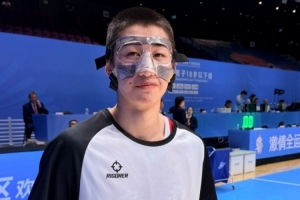 记者：广东U18小将蓝逸朗鼻梁骨折 为决赛仅做固定 赛后再做手术