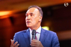 记者：NBA副总裁谈及欧洲联赛项目，提到了米兰皇马巴萨曼城巴黎