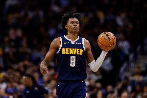 状态火热！沃特森19投13中砍32分12板3助 得分和篮板创生涯新高