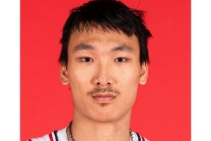 淡厚然首发出场18分钟得11分4板1助1帽 西雅图大学战胜斯坦福大学