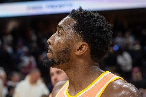 米切尔大学主帅推荐尼克斯第8顺位选前者 尼克斯最终选了尼利基纳