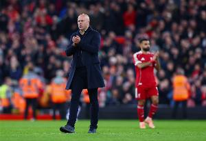 主动揽责！斯洛特：在安菲尔德输0-3不常见，球迷提前退场也正常